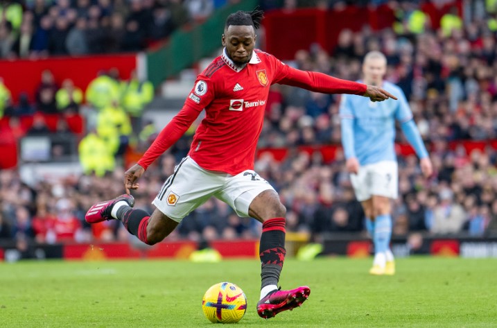 Tương lai của Wan-Bissaka ở Man United ch&iacute;nh thức s&aacute;ng tỏ - Ảnh 2