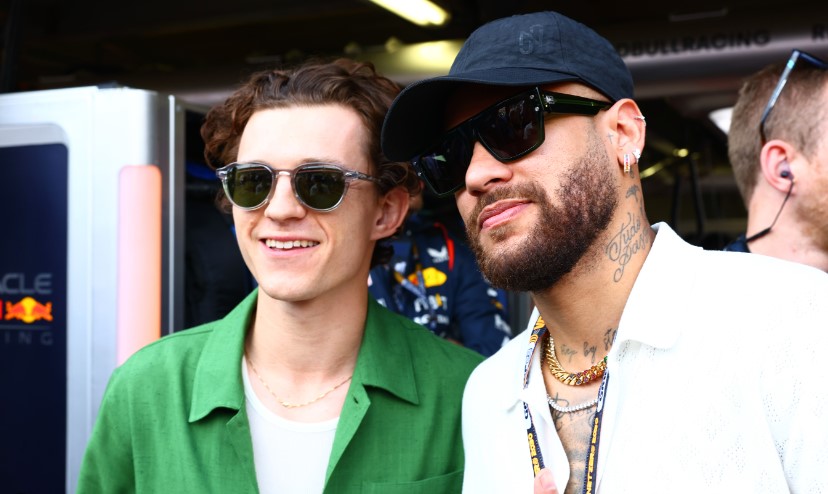 Neymar c&oacute; h&agrave;nh động thiếu chuy&ecirc;n nghiệp khiến CĐV giận dữ - Ảnh 2