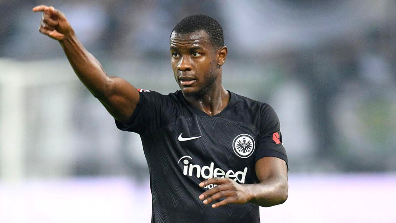 Đội h&igrave;nh bom tấn 