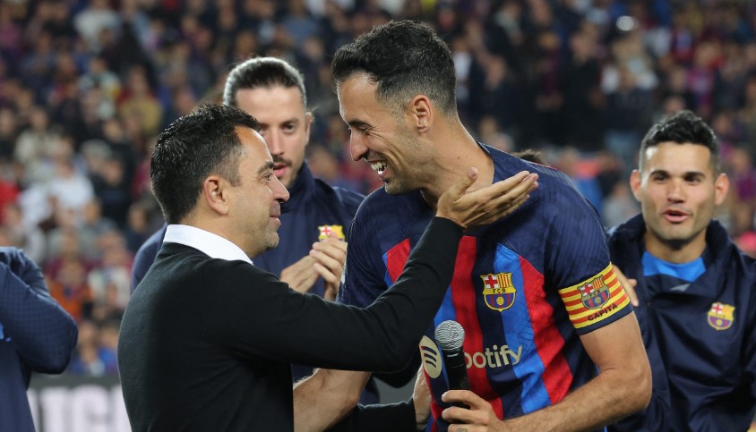 Xavi n&oacute;i thẳng chữ k&yacute; ho&agrave;n hảo để thay thế Busquets ở Barca - Ảnh 2