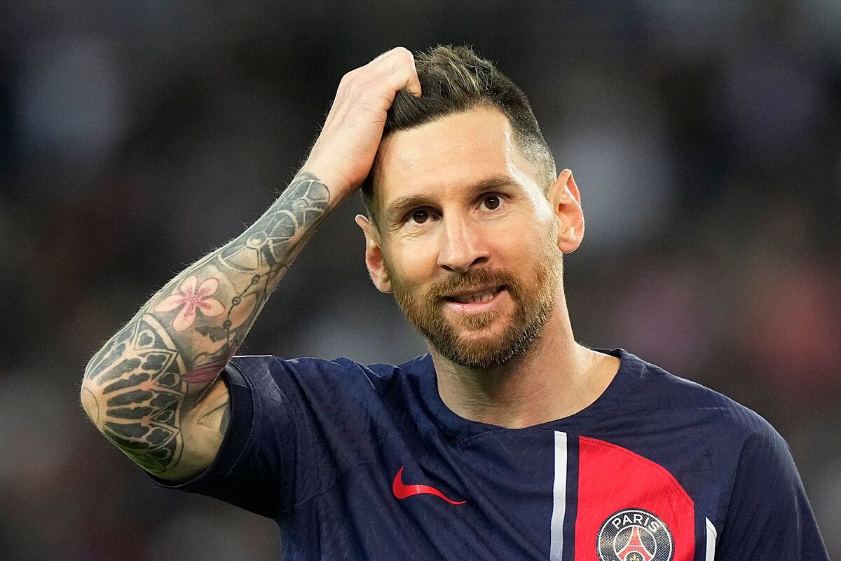 Messi bị CĐV tẩy chay trong ng&agrave;y chia tay PSG - Ảnh 1
