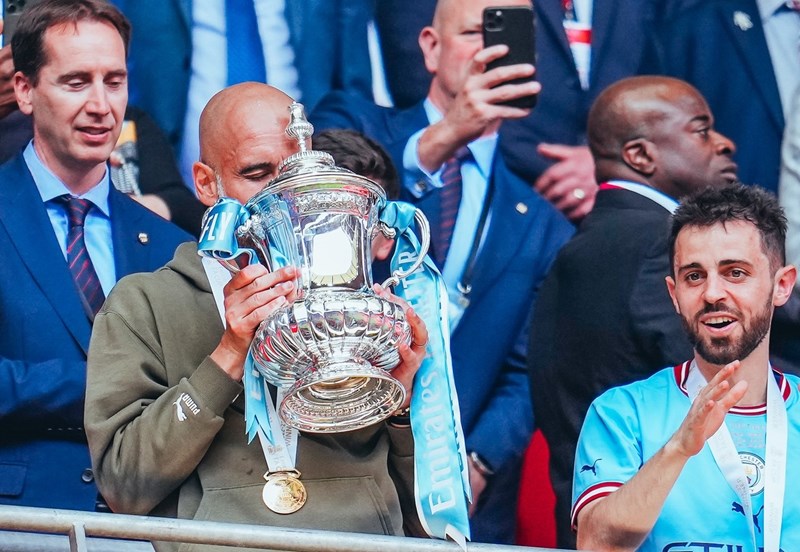 Pep Guardiola thiếu lịch sự, kh&ocirc;ng t&ocirc;n trọng FA Cup - Ảnh 1