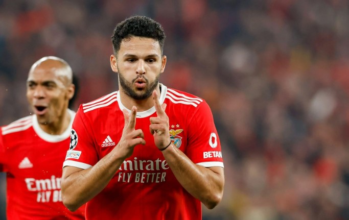 Nội bộ Man United 'tranh đấu' v&igrave; ng&ocirc;i sao ghi 27 b&agrave;n m&ugrave;a n&agrave;y - Ảnh 1