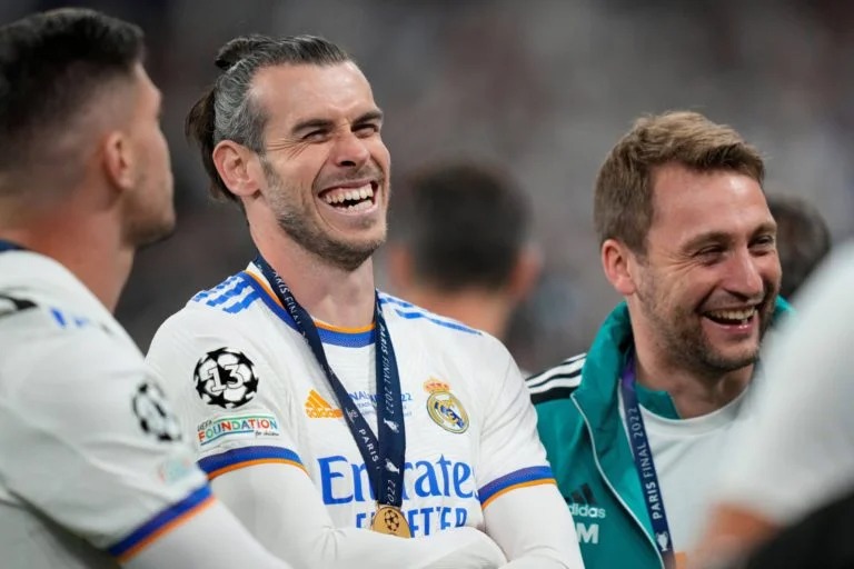 L&ecirc;n tiếng về Messi, đồng đội cũ v&ocirc; t&igrave;nh khiến Ronaldo 