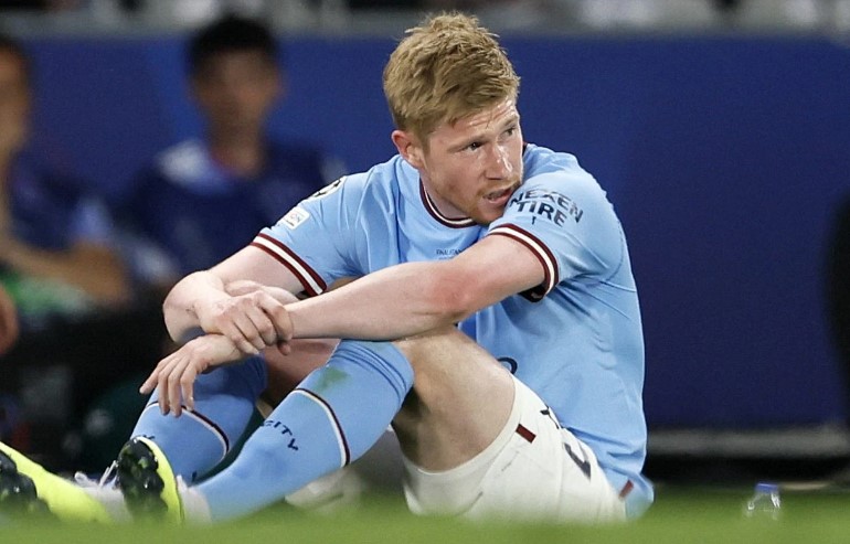 Man City trả gi&aacute; cực đắt sau chức v&ocirc; địch Champions League - Ảnh 1