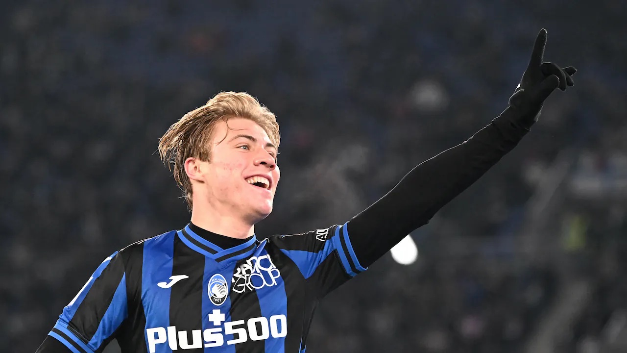 H&eacute;t gi&aacute; tr&ecirc;n trời kh&ocirc;ng được, mục ti&ecirc;u của M.U giảm gi&aacute; s&acirc;u - Ảnh 1