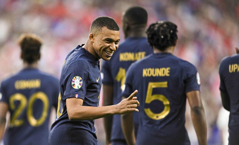 Mbappe lạc quan về khả năng gi&agrave;nh Quả B&oacute;ng V&agrave;ng 2023 - Ảnh 2
