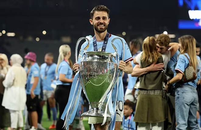 Bernardo Silva xi&ecirc;u l&ograve;ng trước mức lương gấp 10 lần ở Man City - Ảnh 1