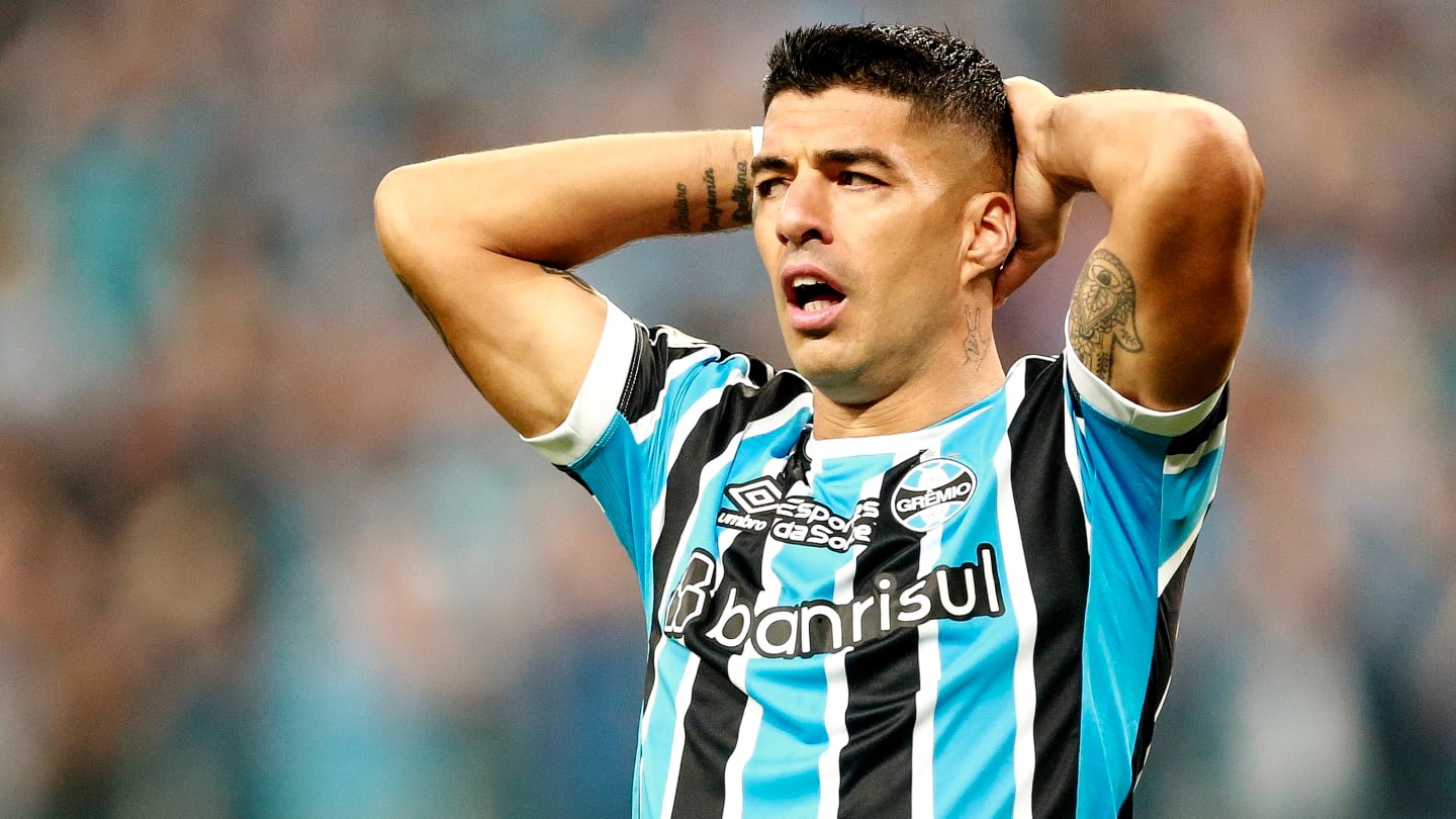 Huyền thoại Barca chấn thương nặng, c&oacute; nguy cơ phải lắp ch&acirc;n giả - Ảnh 1