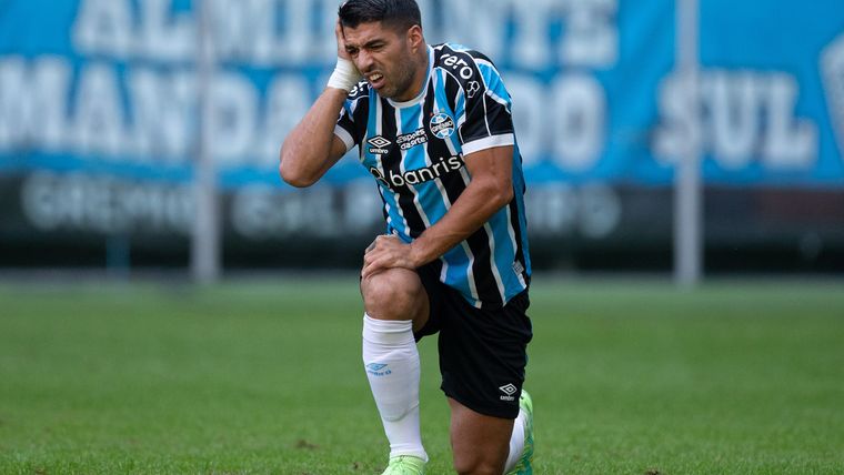 Huyền thoại Barca chấn thương nặng, c&oacute; nguy cơ phải lắp ch&acirc;n giả - Ảnh 2