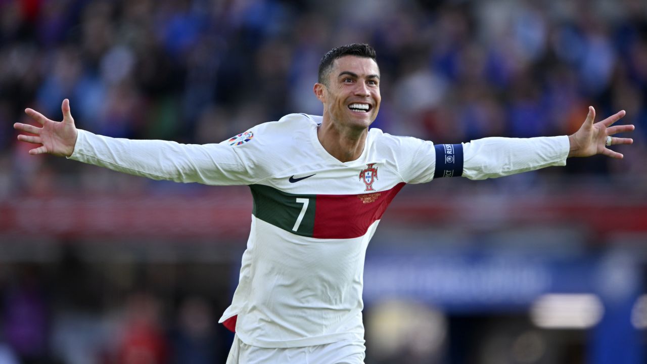 Top 5 si&ecirc;u kỷ lục Ronaldo nắm giữ c&oacute; thể kh&ocirc;ng bao giờ bị x&ocirc; đổ - Ảnh 3