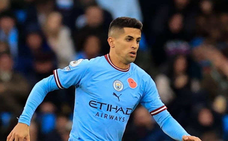 Hoa thơm h&aacute;i cả cụm, Arsenal săn đ&oacute;n bộ đ&ocirc;i thất sủng của Pep - Ảnh 1