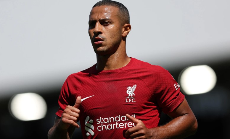 Liverpool l&agrave;m mới đội h&igrave;nh, một 