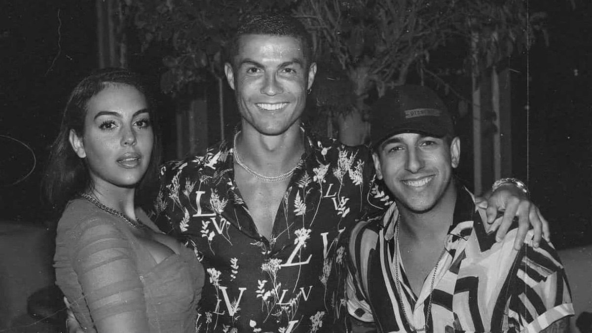 Ekip của Ronaldo bị tố quỵt tiền catse của đồng hương - Ảnh 1