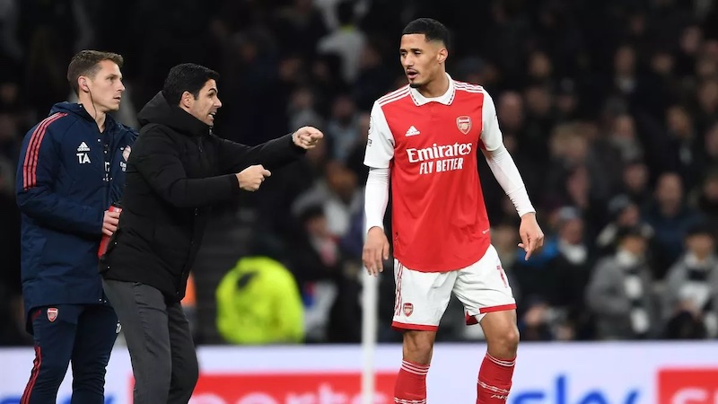 William Saliba ch&iacute;nh thức được trao số &aacute;o trong mơ tại Arsenal - Ảnh 2