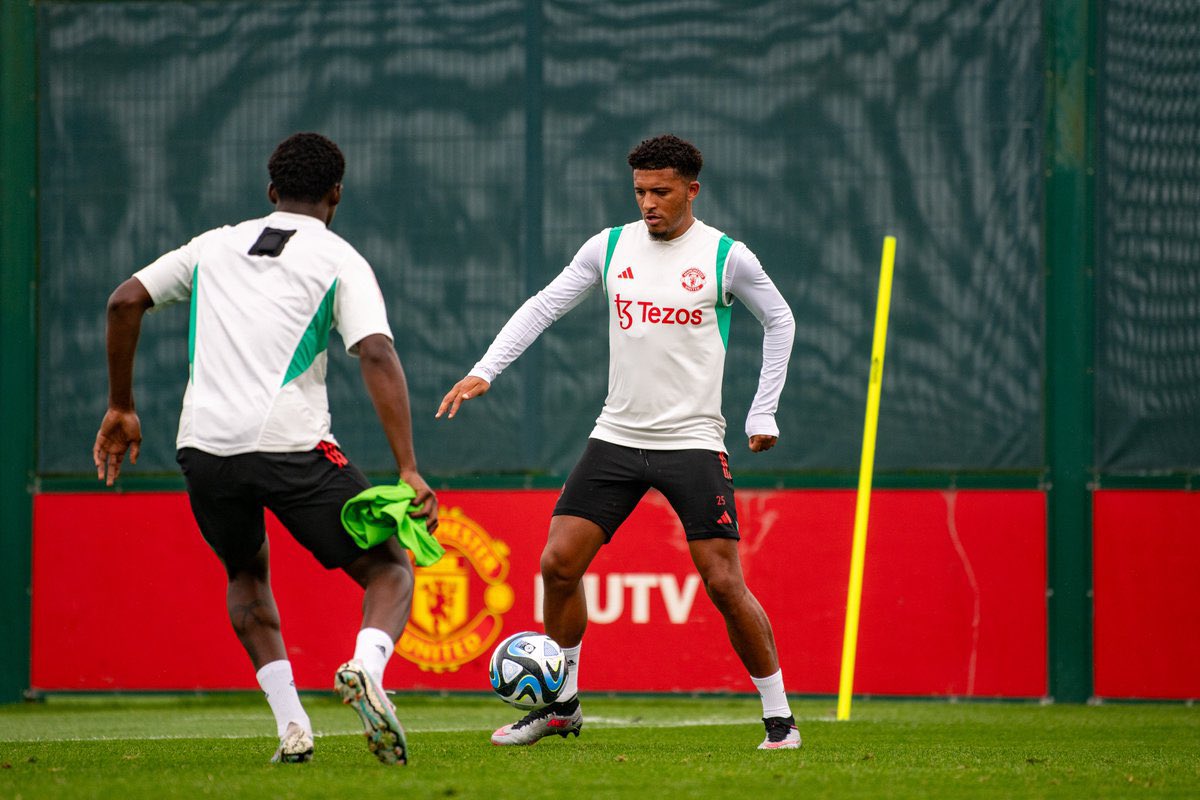 Đội b&oacute;ng cũ ngỏ lời 