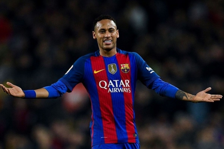 Năn nỉ &ocirc;ng lớn chi&ecirc;u mộ, Neymar b&agrave;ng ho&agrave;ng v&igrave; bị chủ tịch 