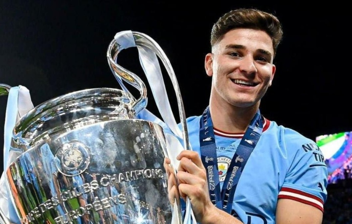 Duyệt chi 65 củ, Arsenal muốn &ldquo;cướp&rdquo; th&ecirc;m bộ đ&ocirc;i của Man City - Ảnh 1