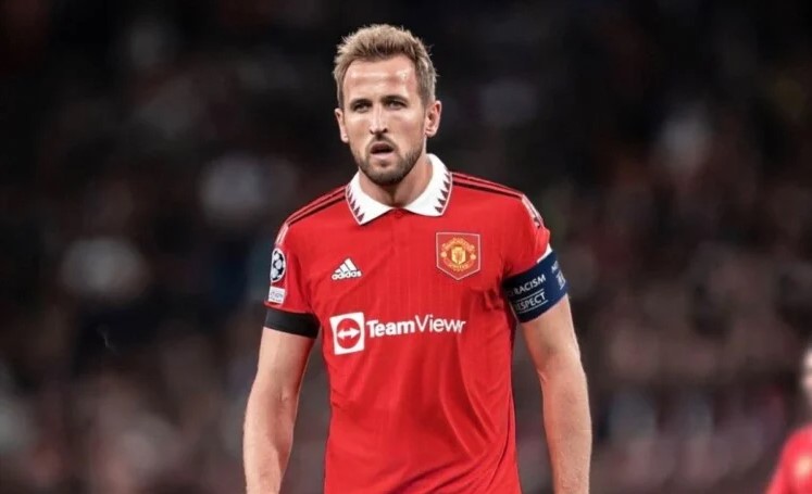 Si&ecirc;u đội h&igrave;nh gi&uacute;p Man United 