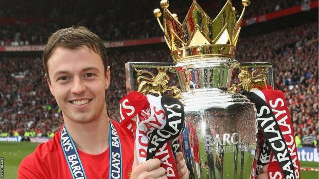 L&yacute; do thực sự khiến Man United k&yacute; hợp đồng với Jonny Evans - Ảnh 2