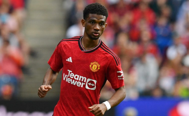 &ldquo;B&aacute;u vật&rdquo; của Man United được h&agrave;ng loạt &ocirc;ng lớn 