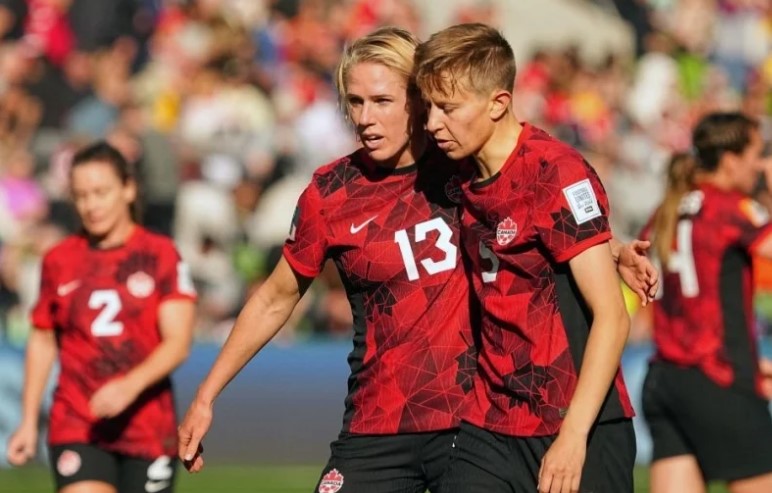 Cầu thủ chuyển giới đầu ti&ecirc;n ra s&acirc;n tại World Cup nữ - Ảnh 3