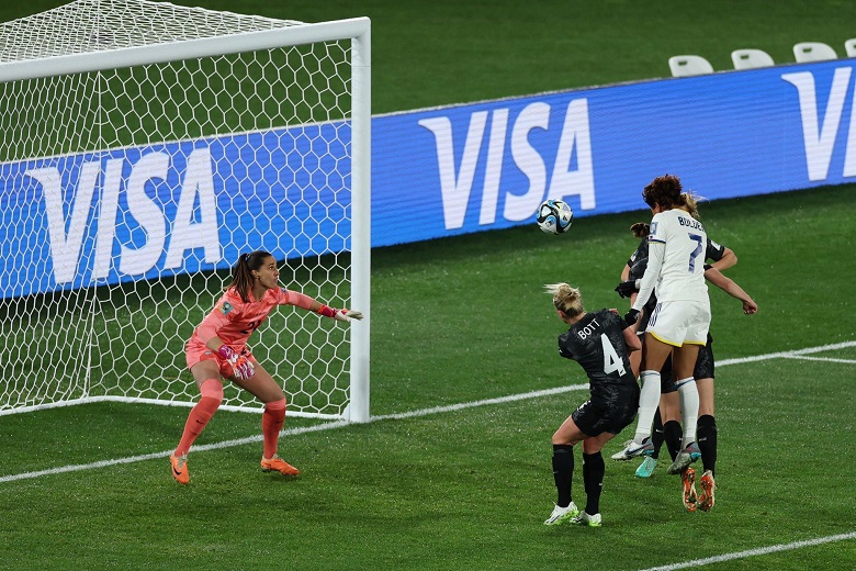 Philippines đưa b&oacute;ng đ&aacute; Đ&ocirc;ng Nam &Aacute; đi v&agrave;o lịch sử World Cup - Ảnh 2