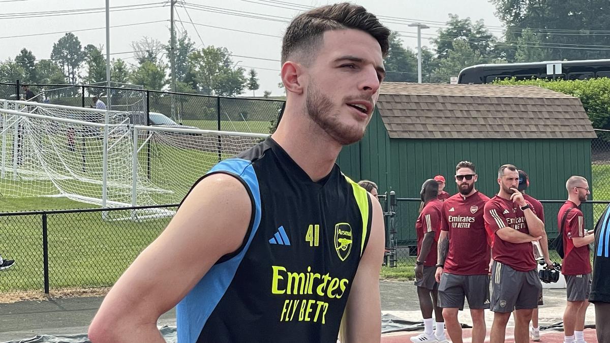 T&acirc;n binh Arsenal tự tin c&ugrave;ng Ph&aacute;o thủ v&ocirc; địch Premier League - Ảnh 1