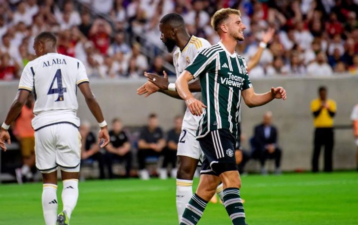 4 b&agrave;i to&aacute;n kh&oacute; m&agrave; Amrabat mang đến cho M.U: Chơi ở vị tr&iacute; n&agrave;o? - Ảnh 3