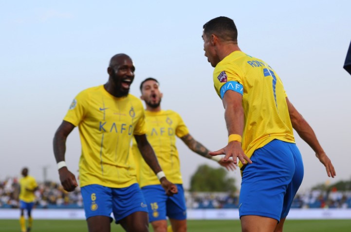 Ronaldo lập cột mốc phi thường, đến Messi cũng b&oacute; tay chịu thua - Ảnh 2