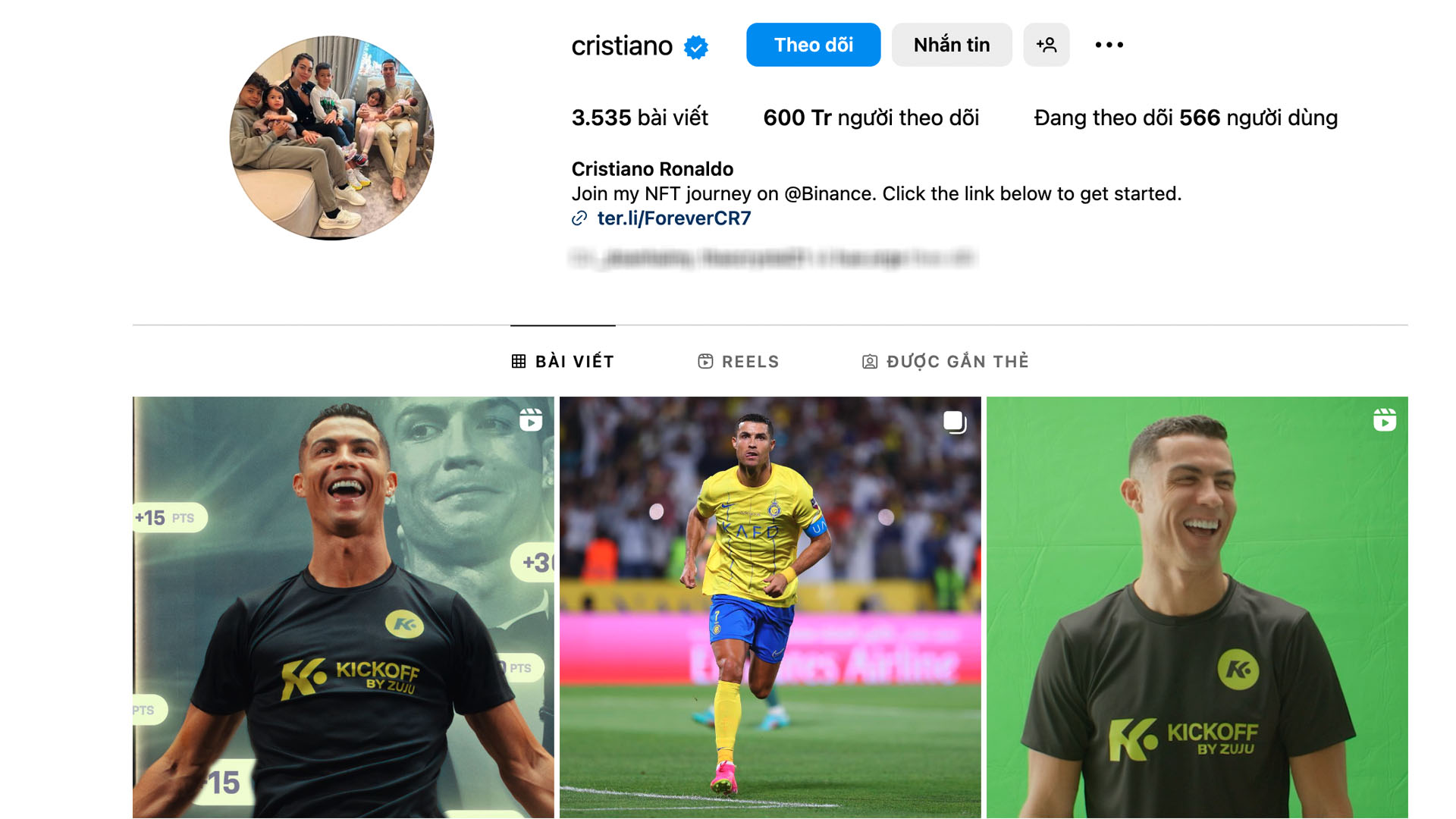 CR7 ch&iacute;nh thức c&aacute;n cột mốc m&agrave; Messi cũng chỉ 
