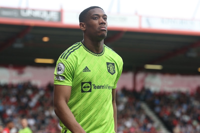 M.U kh&ocirc;ng th&egrave;m giữ, 