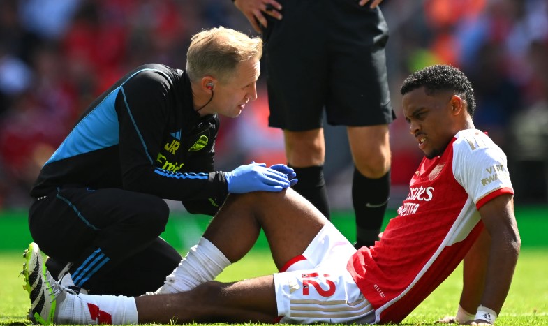 Toang! T&acirc;n binh chất lượng của Arsenal c&oacute; nguy cơ nghỉ 6 th&aacute;ng - Ảnh 2