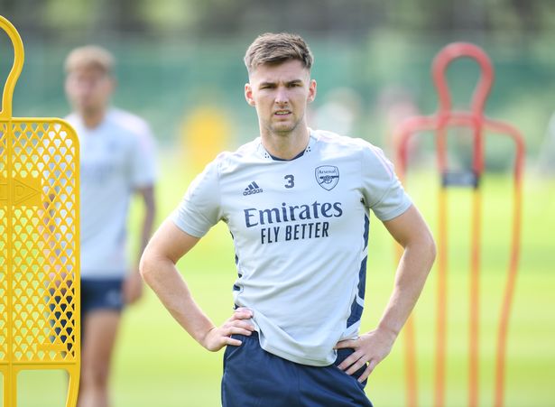 &ldquo;Arsenal bị ảo tưởng, họ kh&ocirc;ng thể b&aacute;n anh ta với gi&aacute; đ&oacute; được&rdquo; - Ảnh 2