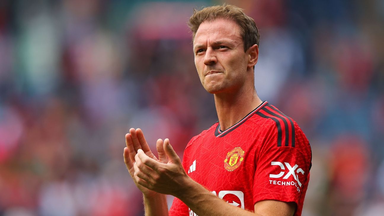 Ten Hag ra tay, Man United đưa 