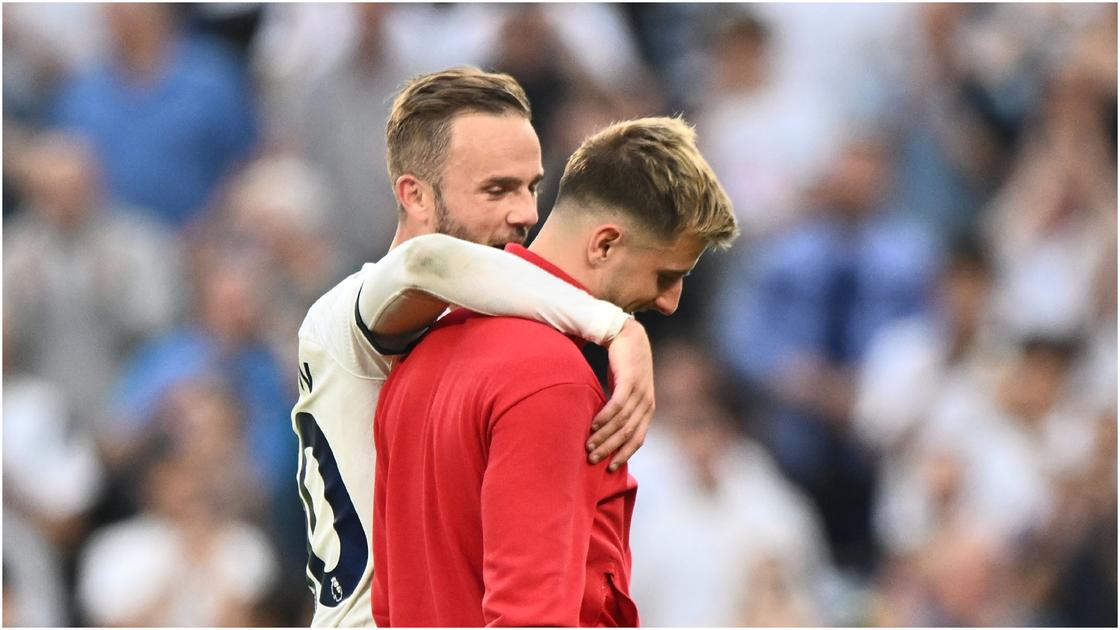 &ldquo;Mất h&uacute;t&rdquo; tr&ecirc;n s&acirc;n, sao M.U l&agrave;m CĐV phẫn nộ khi cười đ&ugrave;a với đối thủ - Ảnh 2