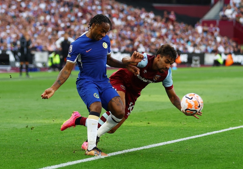 Sterling chỉ ra nguy&ecirc;n nh&acirc;n Chelsea 