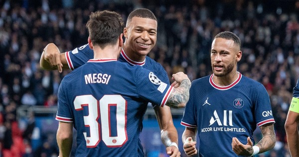 Mbappe gạ PSG chi&ecirc;u mộ 