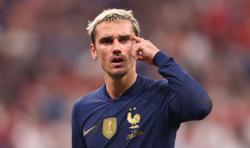 Mbappe gạ PSG chi&ecirc;u mộ 