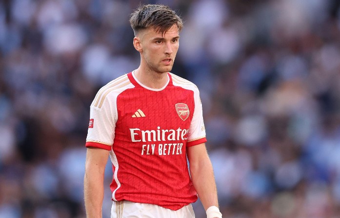 Tr&oacute;t mua qu&aacute; nhiều, Arsenal gấp r&uacute;t 