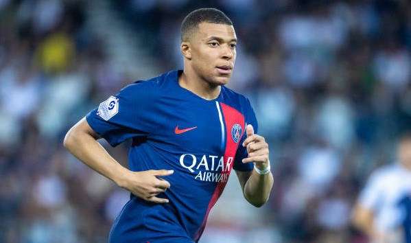 Bị Ancelotti chối bỏ, ch&acirc;n s&uacute;t số 1 thế giới 