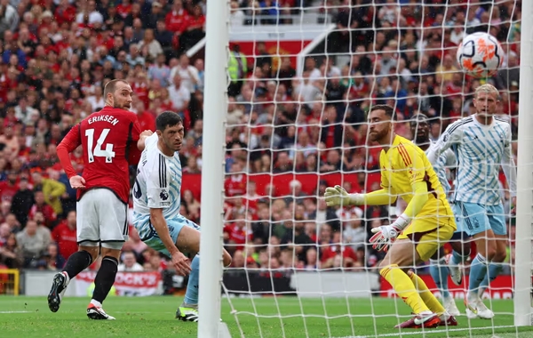 Rashford rực s&aacute;ng, Man United lội ngược d&ograve;ng trước Nottingham - Ảnh 2
