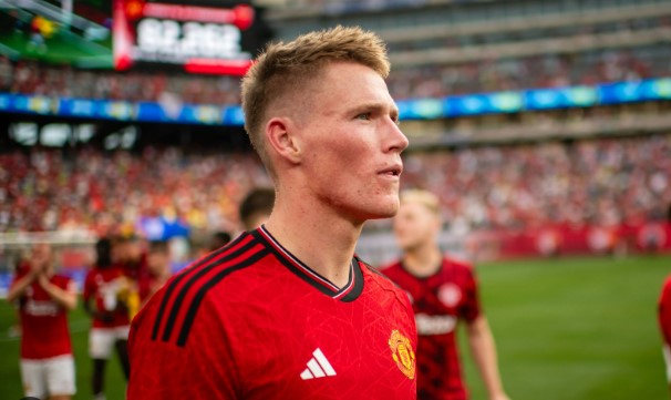 Chốt đơn! Đổi McTominay, Ten Hag c&oacute; chữ k&yacute; 
