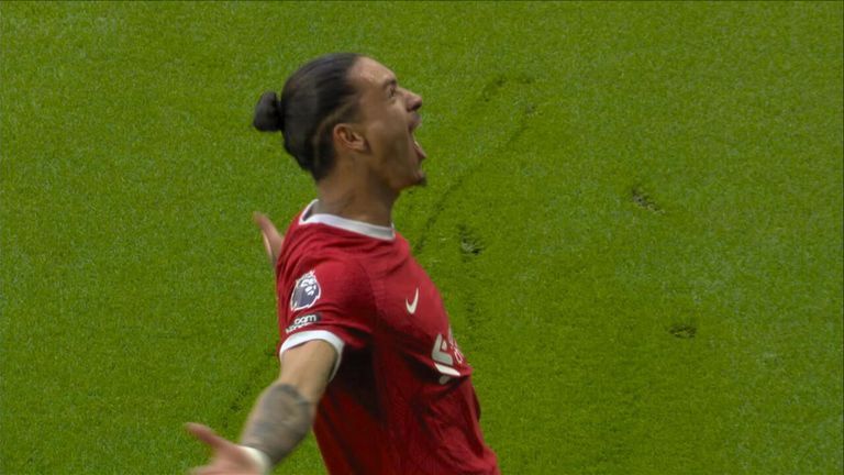 Ngược d&ograve;ng đi&ecirc;n rồ, Liverpool thắng Newcastle với 10 người tr&ecirc;n s&acirc;n - Ảnh 3