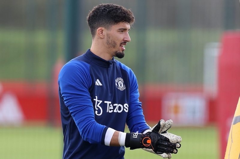 T&acirc;n binh M.U tập luyện ngay khi ra mắt, lộ diện số &aacute;o kh&ocirc;ng ngờ - Ảnh 2