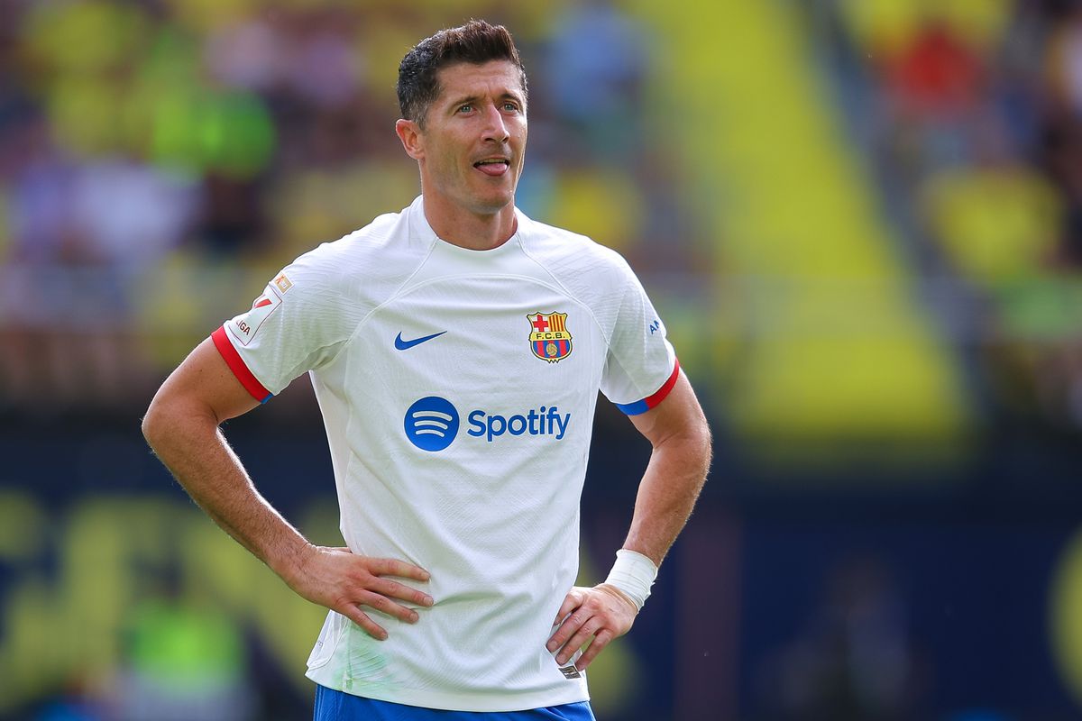 Hết ch&ecirc; Xavi, trụ cột Barca lại 'đ&aacute; đểu' La Liga tầm thường - Ảnh 1