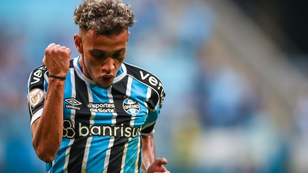 Arsenal dứt điểm vụ 