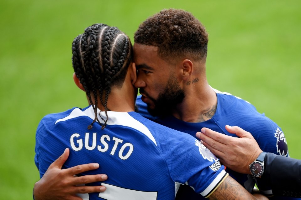 Hot! Barca ch&iacute;nh thức đ&oacute;n 