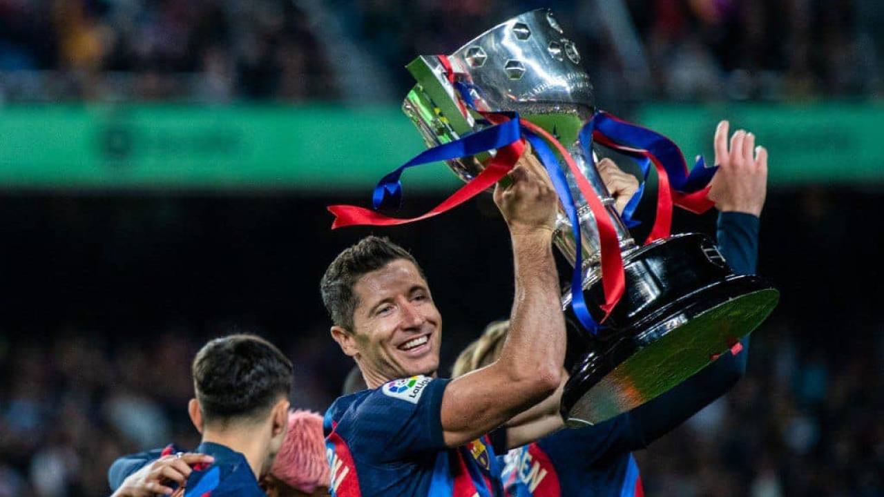 Si&ecirc;u tiền đạo g&aacute;nh cả Barca: 