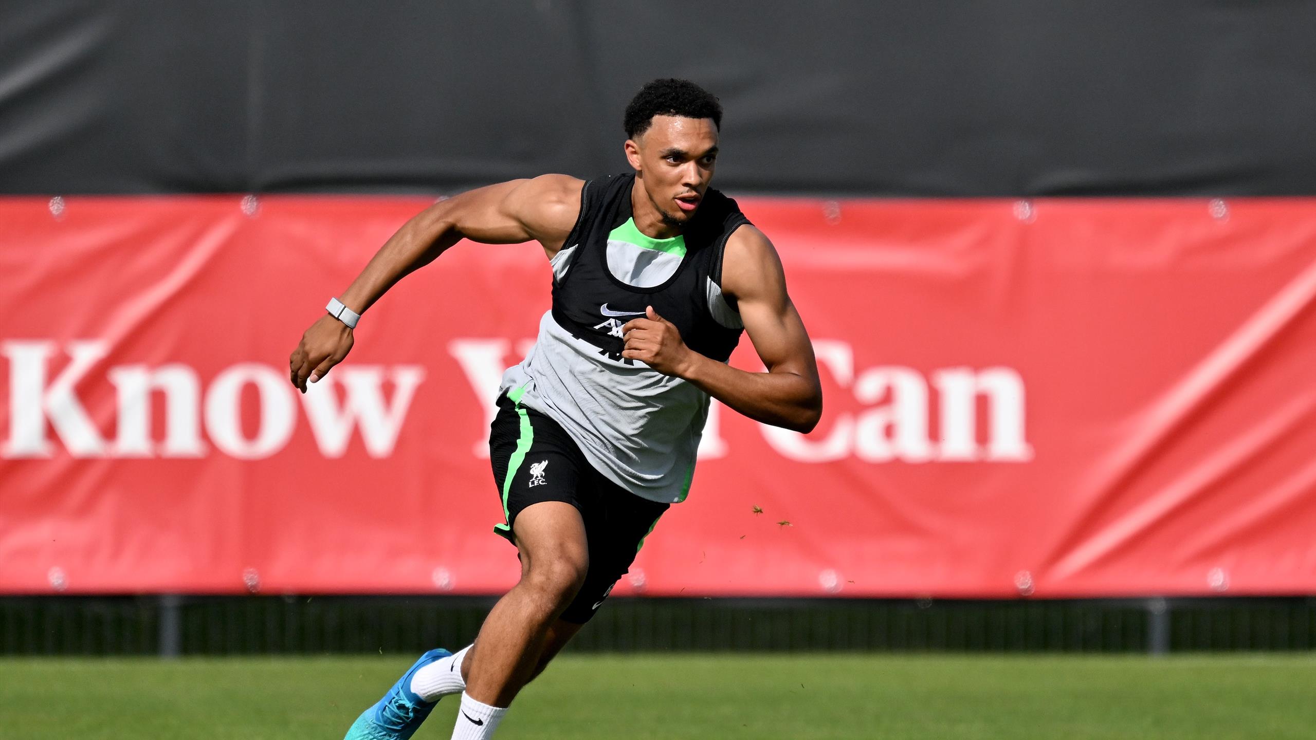 B&atilde;o chấn thương ập đến, Klopp mất 4 trụ cột ở trận đấu cuối tuần - Ảnh 1